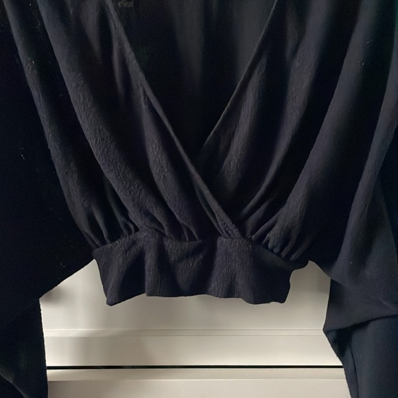 Blue Blush Women’s Black Draped Front Cropped Long Sleeve Blouse - Size Small - Picture 3 of 5